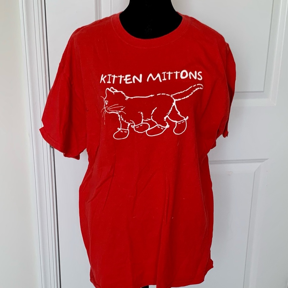 Men’s kitten mittens tee shirt
